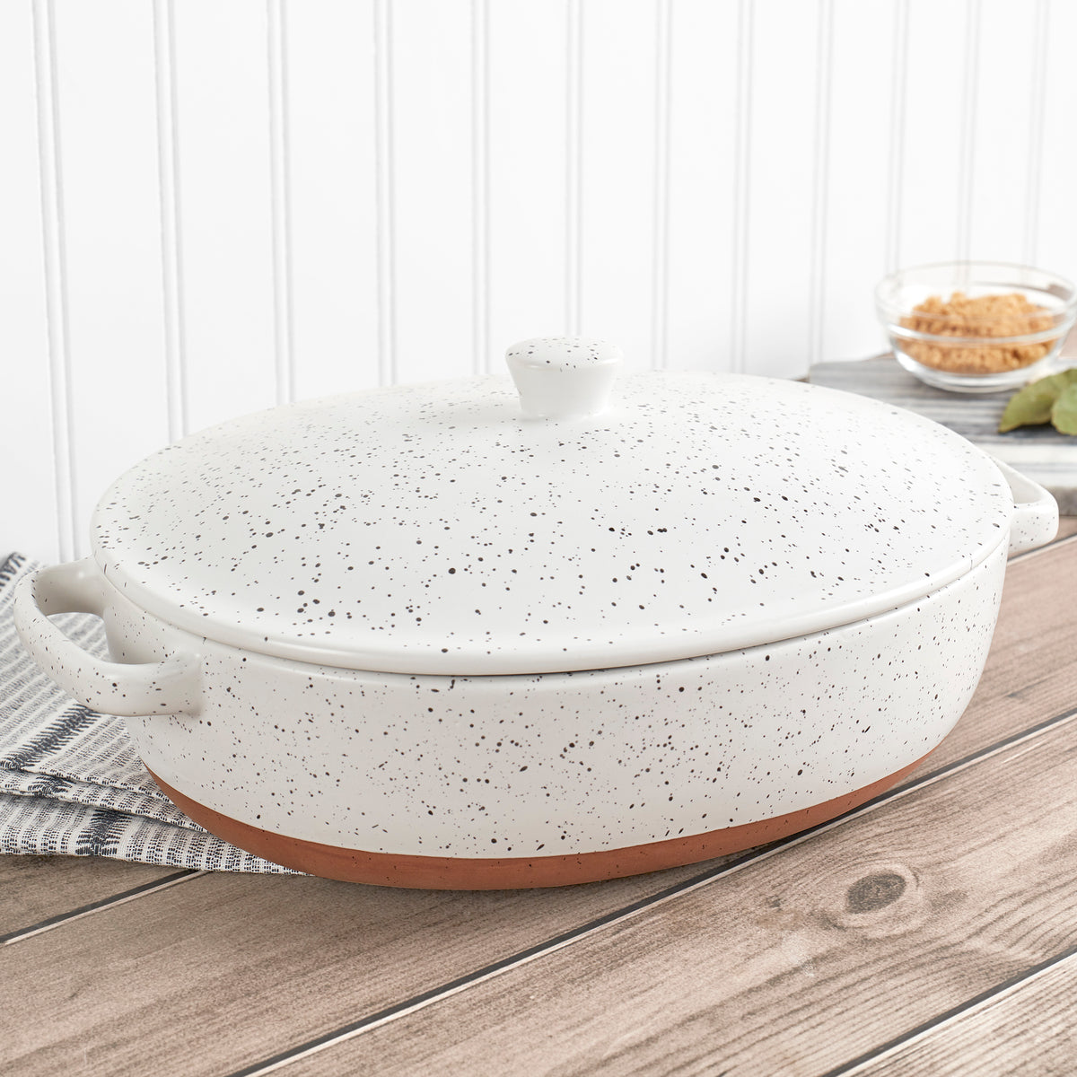 3.2-Quart Speckled White Oval Stoneware Baking Dish Casserole Pan with Lid